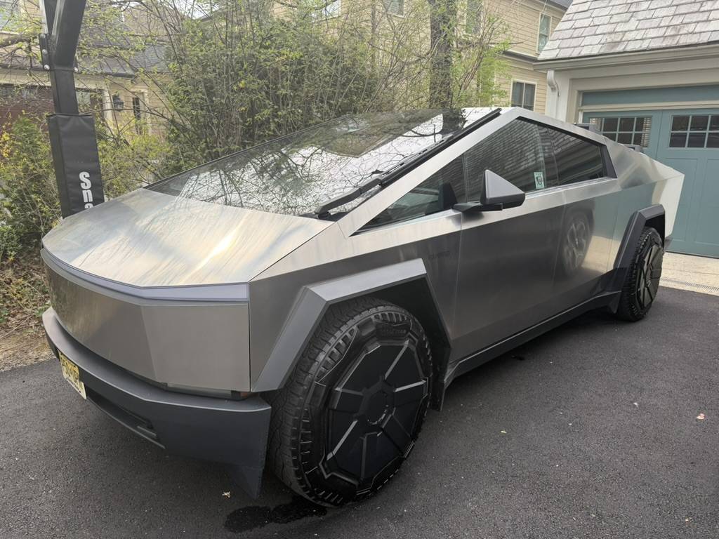 Tesla Cybertruck Who else cleaned their CT this weekend? 38E5BA1D-A595-494A-B25F-82CD6175A37E_1_105_c