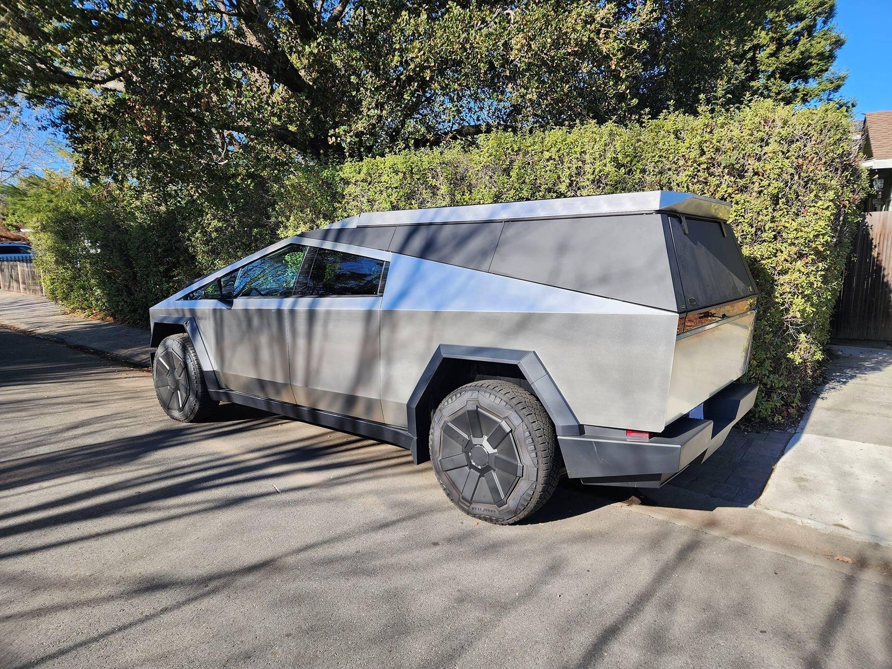 Tesla Cybertruck CYBERTRUCKco Camper build (mini-review) 1745279325526-uv