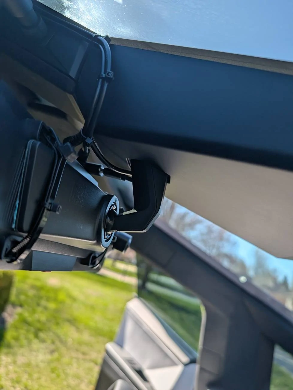 Tesla Cybertruck Best digital rearview mirror recommendations? PXL_20250422_135409666