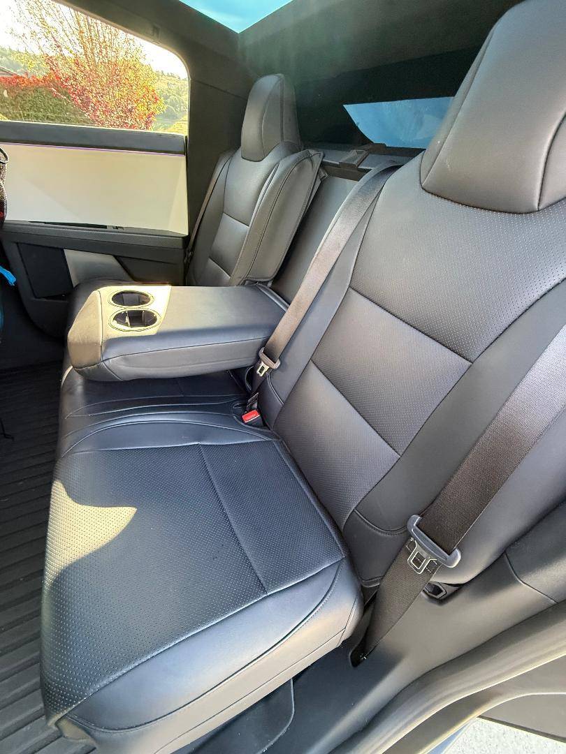 Tesla Cybertruck 🎉 Teslaunch New Giveaway : All-Inclusive Seat Covers for Cybertruck 🎉 1745336929571-su