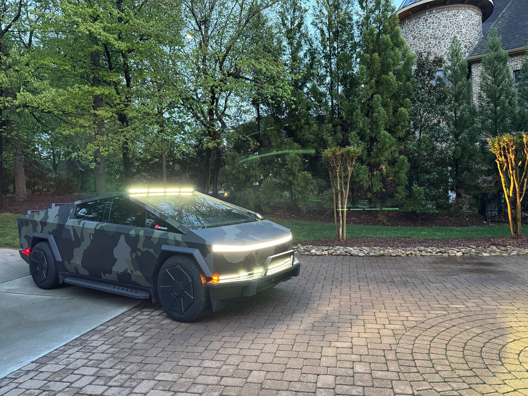 Tesla Cybertruck 𝐂𝐲𝐛𝐞𝐫𝐭𝐫𝐮𝐜𝐤 𝐋𝐢𝐠𝐡𝐭𝐢𝐧𝐠 𝐛𝐚𝐫𝐬-𝐒𝐭𝐮𝐫𝐝𝐲 𝐚𝐧𝐝 𝐁𝐫𝐢𝐠𝐡𝐭(𝟑𝟎% 𝐨𝐟𝐟) IMG_8444