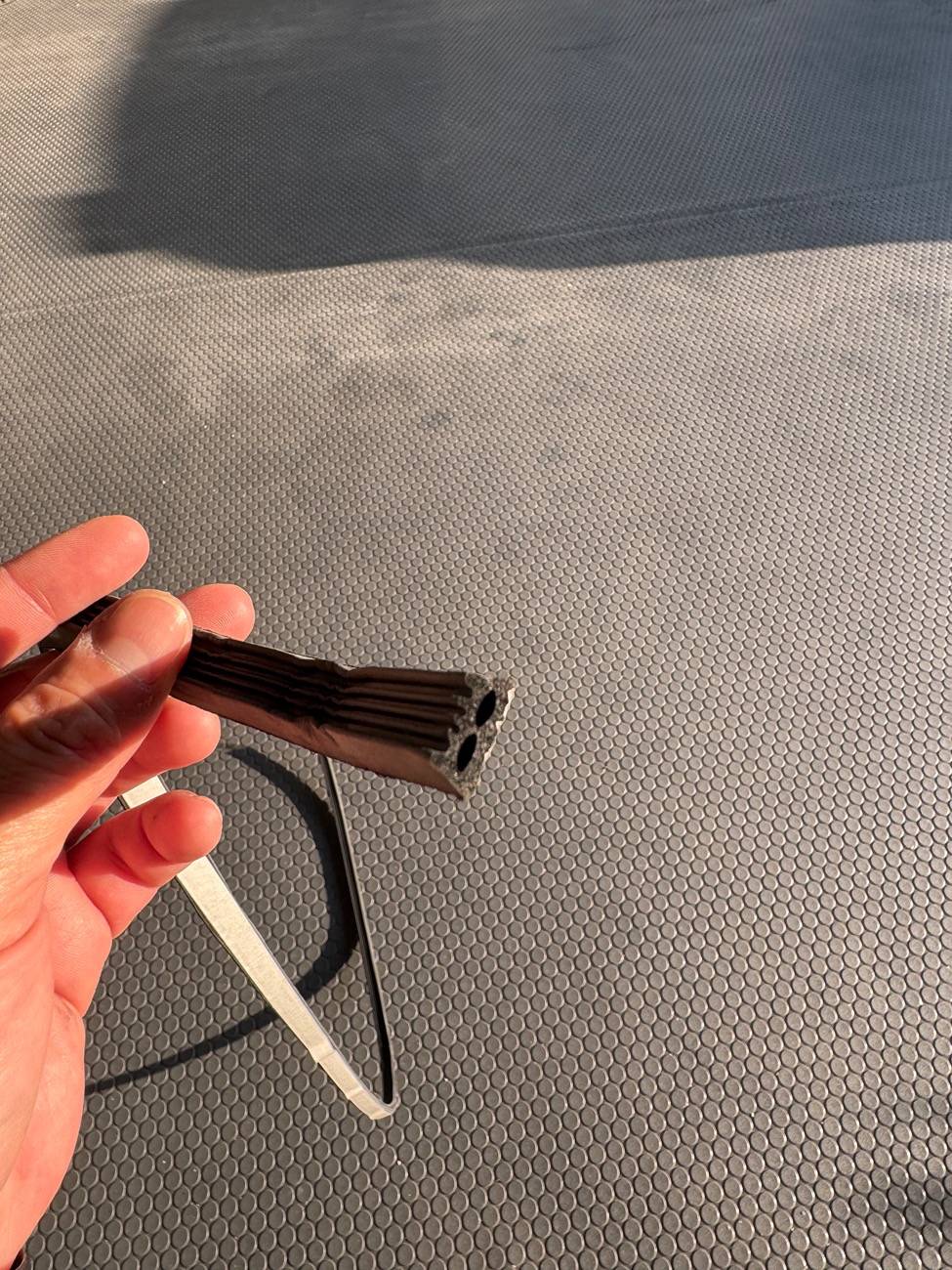 Tesla Cybertruck Tonneau cover gap issue fixed by Service Center under warranty IMG_9224