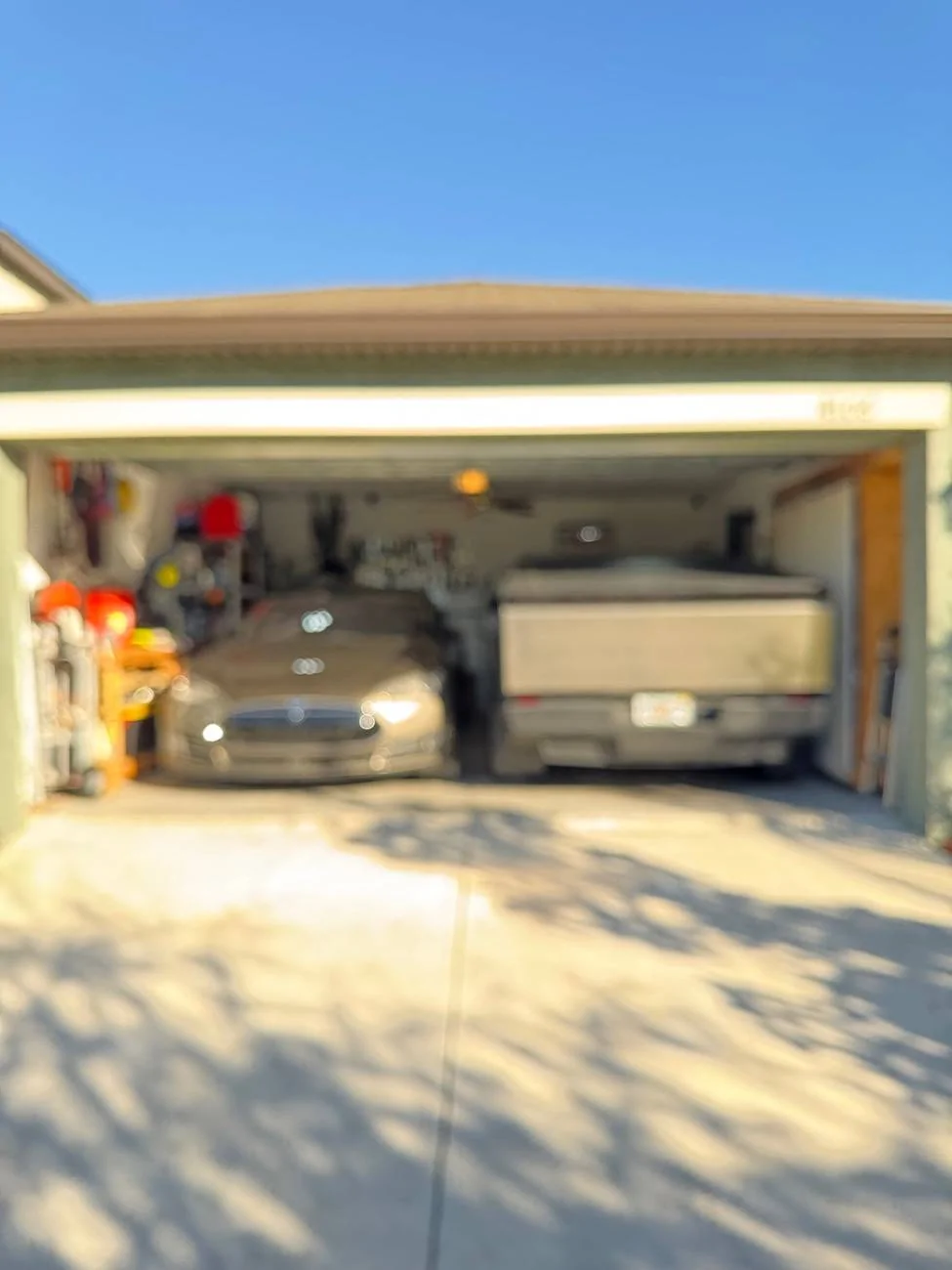 Tesla Cybertruck CT vs Parking in 19 ft garage with door struts IMG_8923