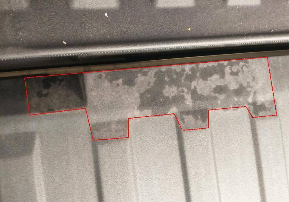 Tesla Cybertruck Anyone get a new CT/CB and have a badly faded truck bed?? red