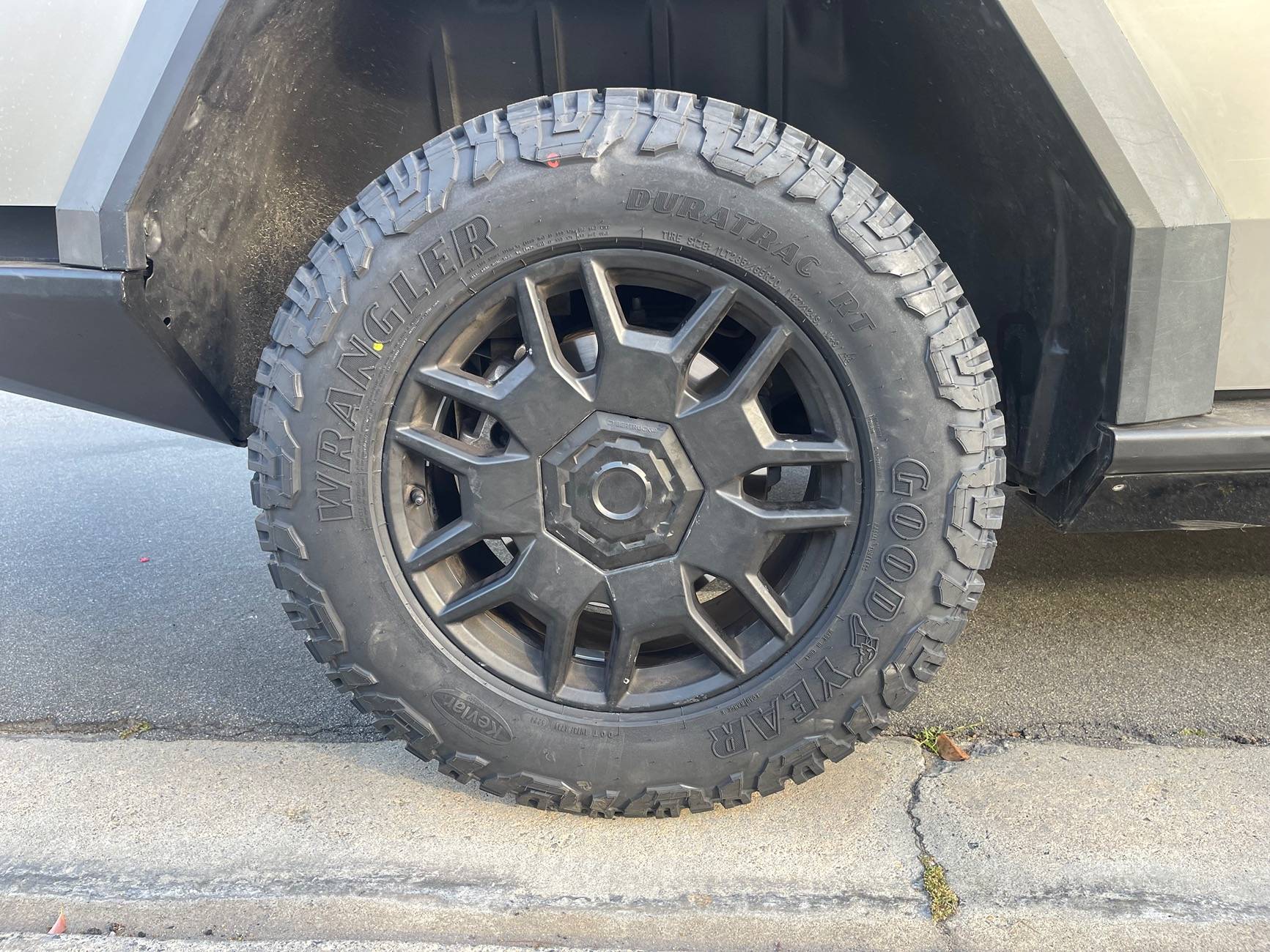 Tesla Cybertruck BF Goodrich KO2 / KO3 Tires Upgrade - Review & Range Efficiency Results IMG_9584