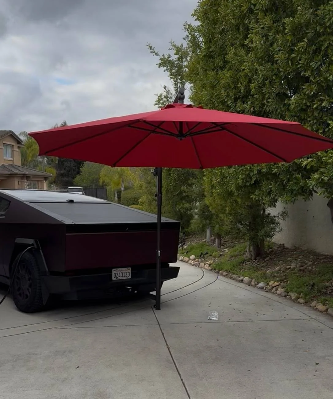 Tesla Cybertruck Hitch mounted umbrella - here's a good option IMG_1302