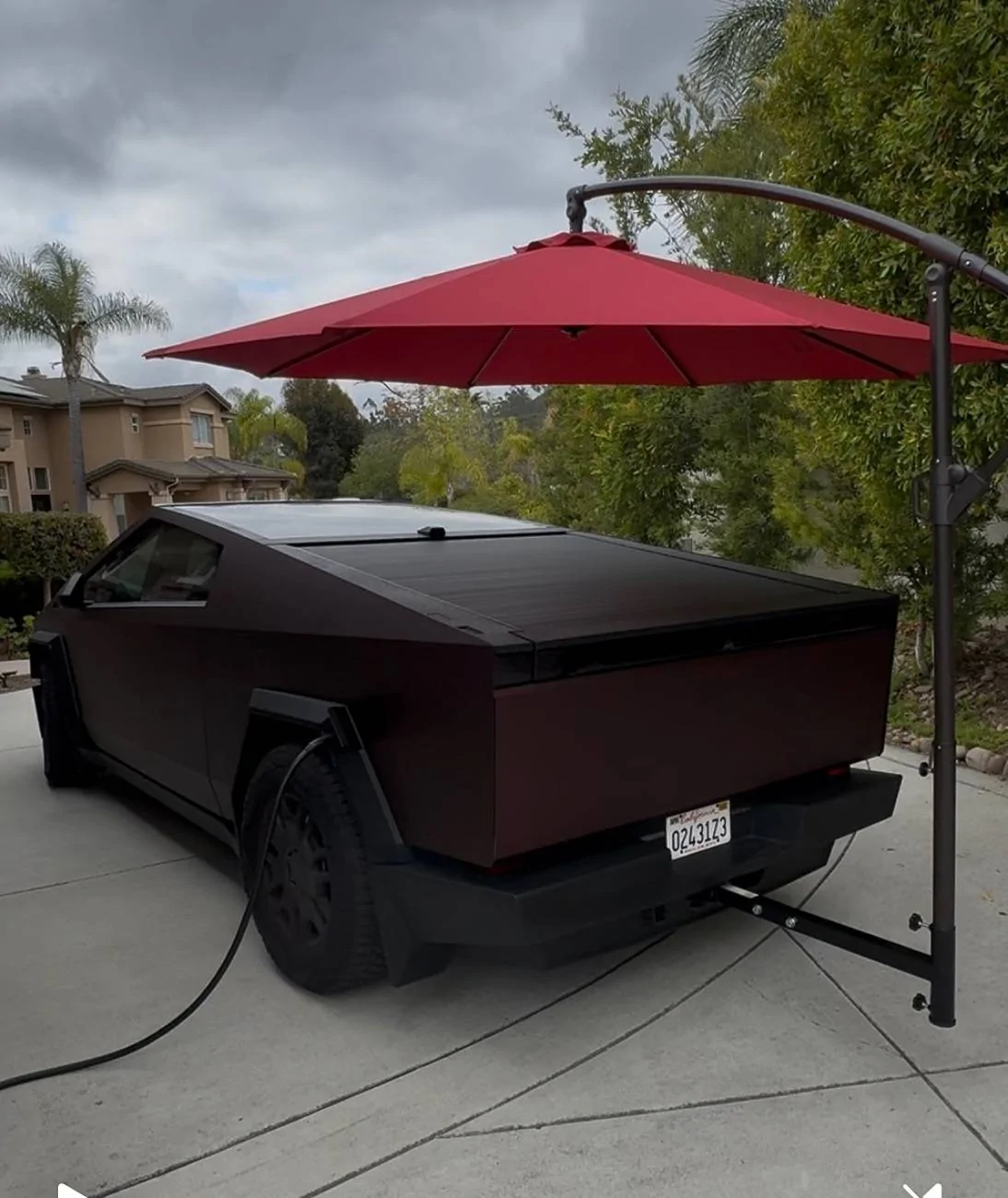 Tesla Cybertruck Hitch mounted umbrella - here's a good option IMG_1303