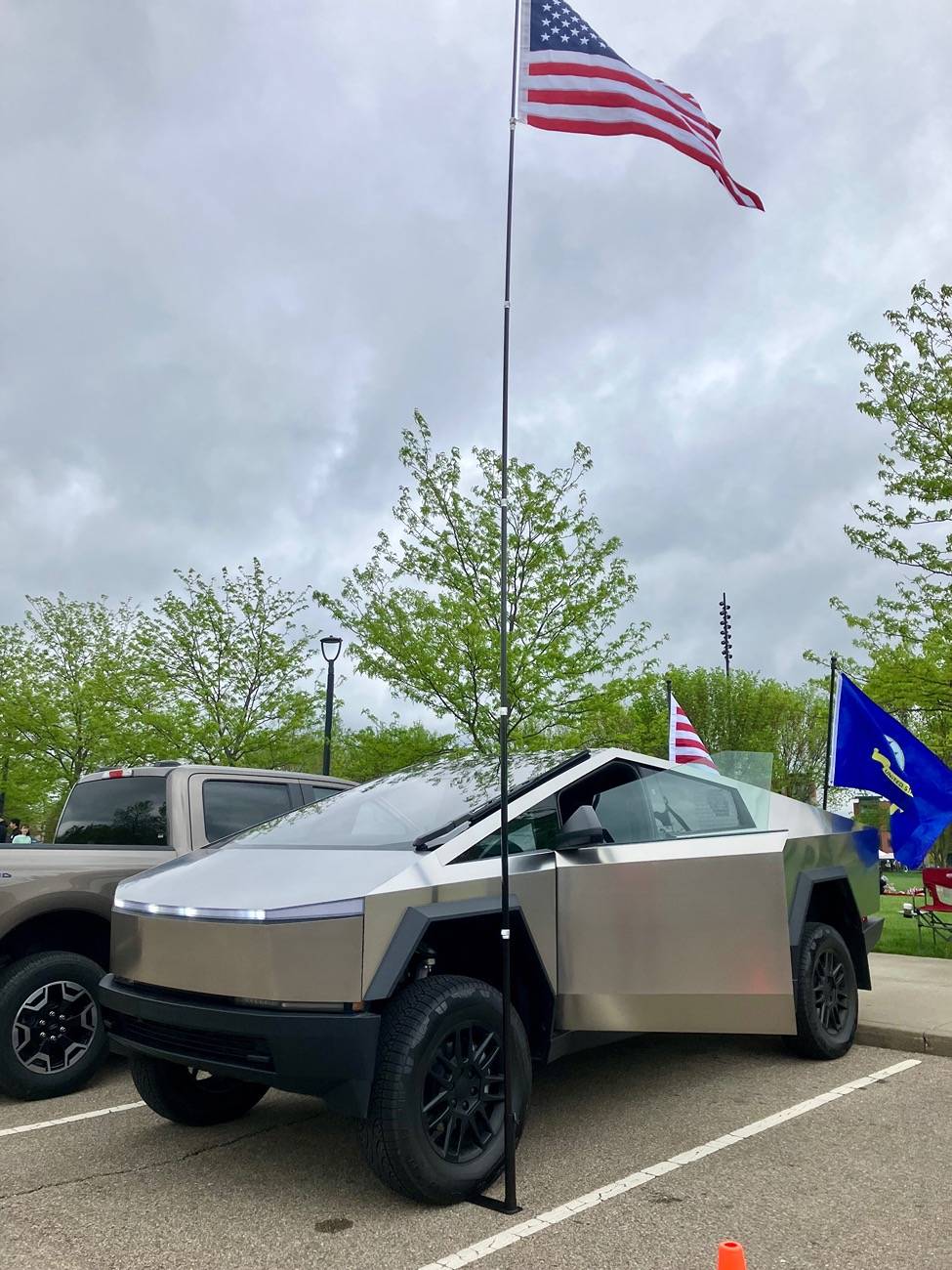 Tesla Cybertruck Merica! 🇺🇸🫡 IMG_1779