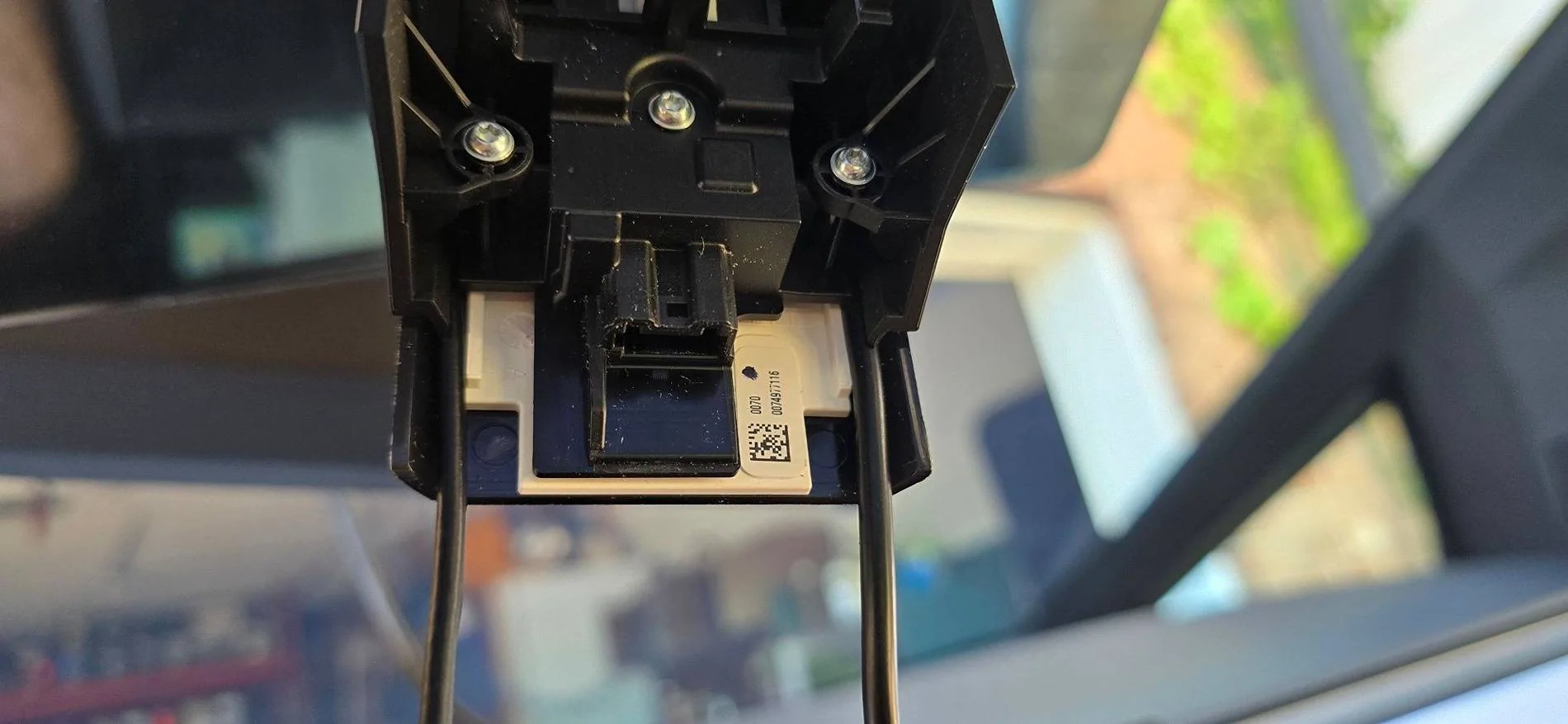 Tesla Cybertruck Best digital rearview mirror recommendations? Cable routing at head liner sit