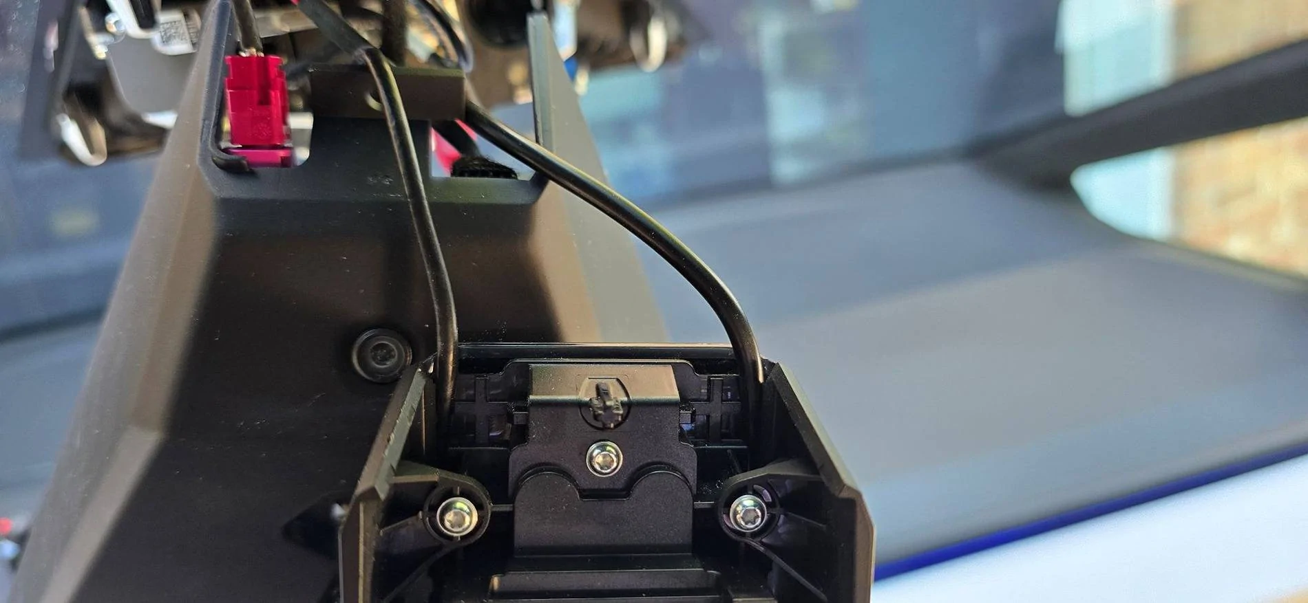 Tesla Cybertruck Best digital rearview mirror recommendations? Cable routing