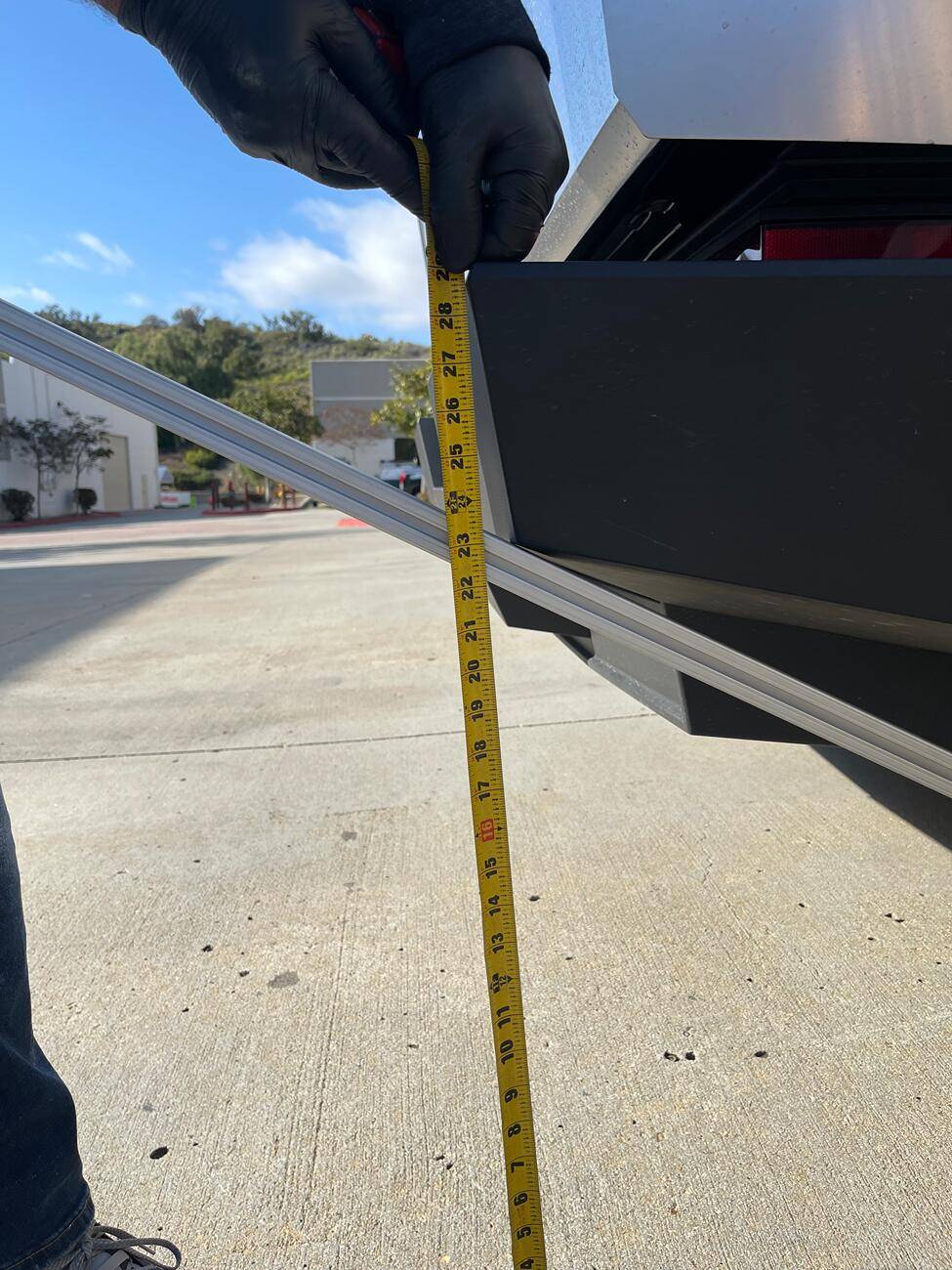 Tesla Cybertruck Any suggestion of tailgate spare tire mount solution?? tempImageFD1aSx
