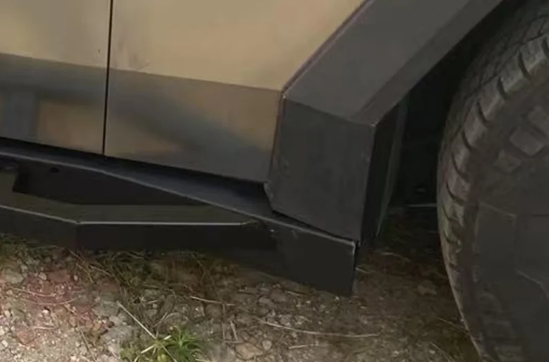 Tesla Cybertruck Sponsors, we need a solution: rear wheel fairing replacement cap 001