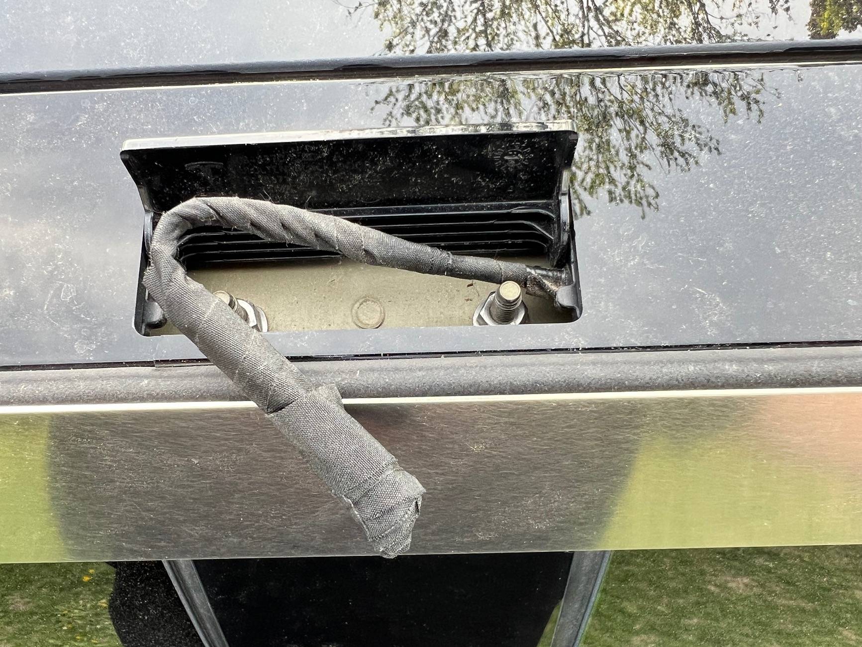 Tesla Cybertruck Tesla light bar not really worth it 🤷🏼‍♂️ IMG_0914