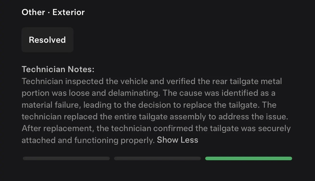 Tesla Cybertruck Tailgate fascia steel loose in center IMG_1049