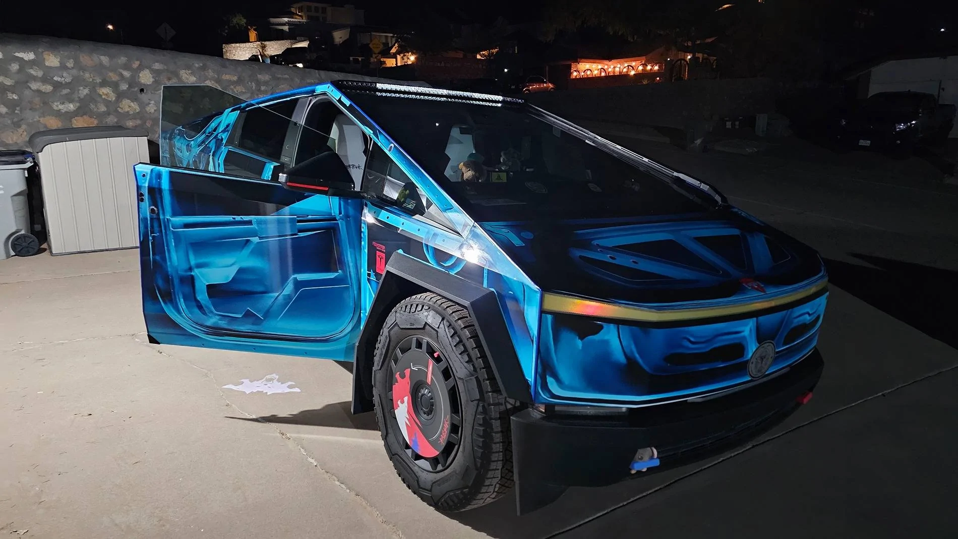 Tesla Cybertruck Tesla light bar not really worth it 🤷🏼‍♂️ 20250429_210615