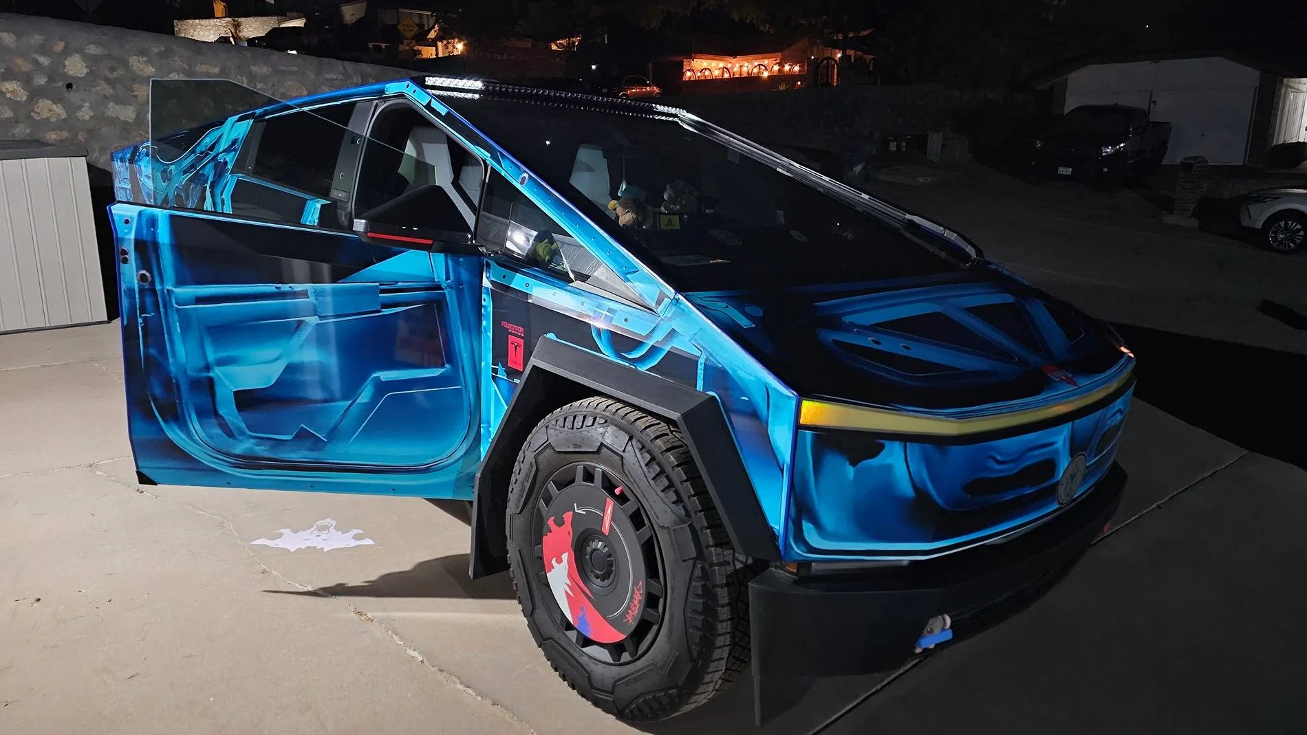 Tesla Cybertruck Tesla light bar not really worth it 🤷🏼‍♂️ 20250429_210510
