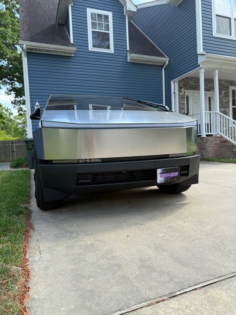 Tesla Cybertruck Quick-bandit aftermarket license plate holder doesn’t have to be centered 😍😍 IMG_6829