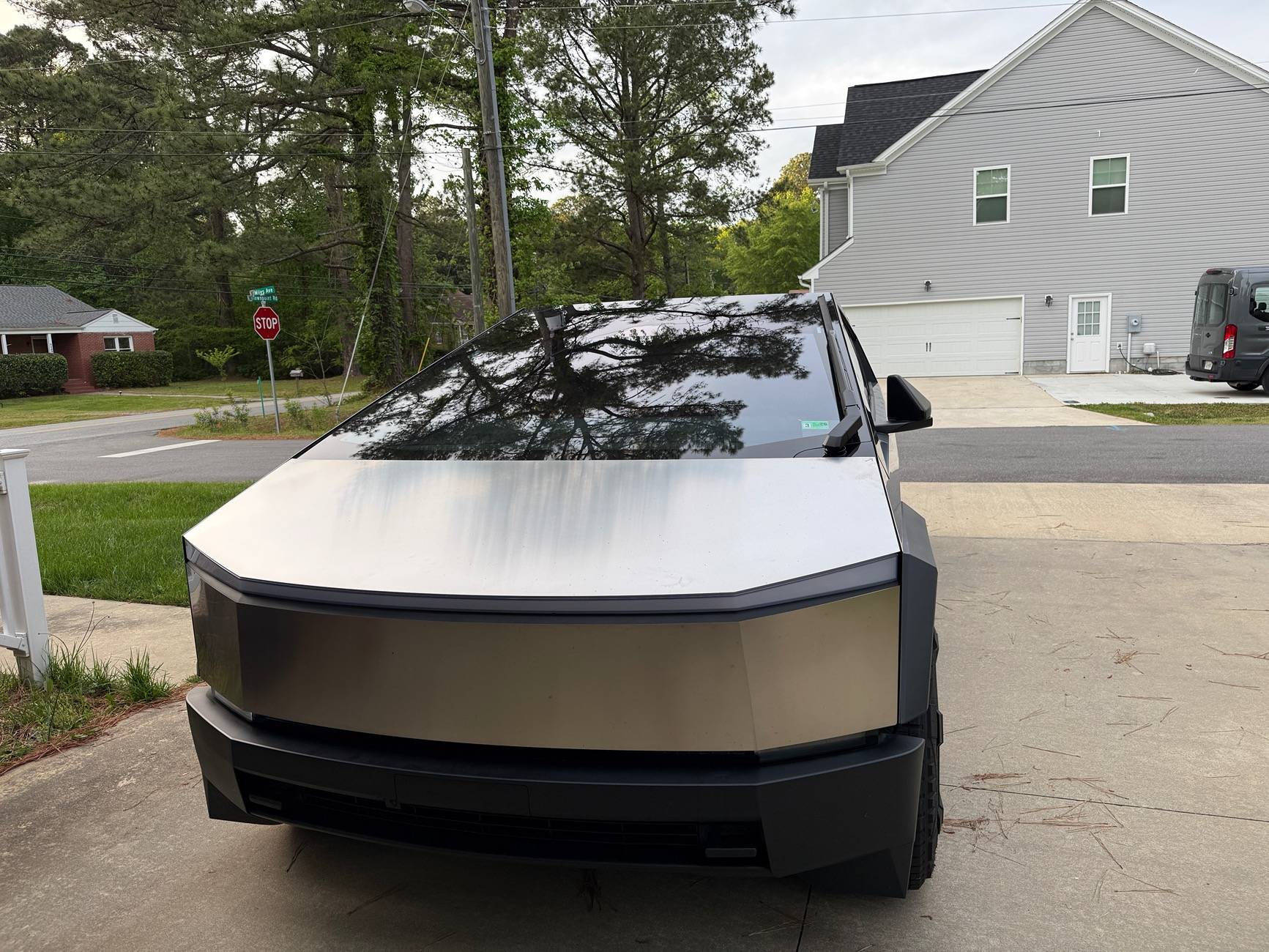 Tesla Cybertruck Quick-bandit aftermarket license plate holder doesn’t have to be centered 😍😍 IMG_6731