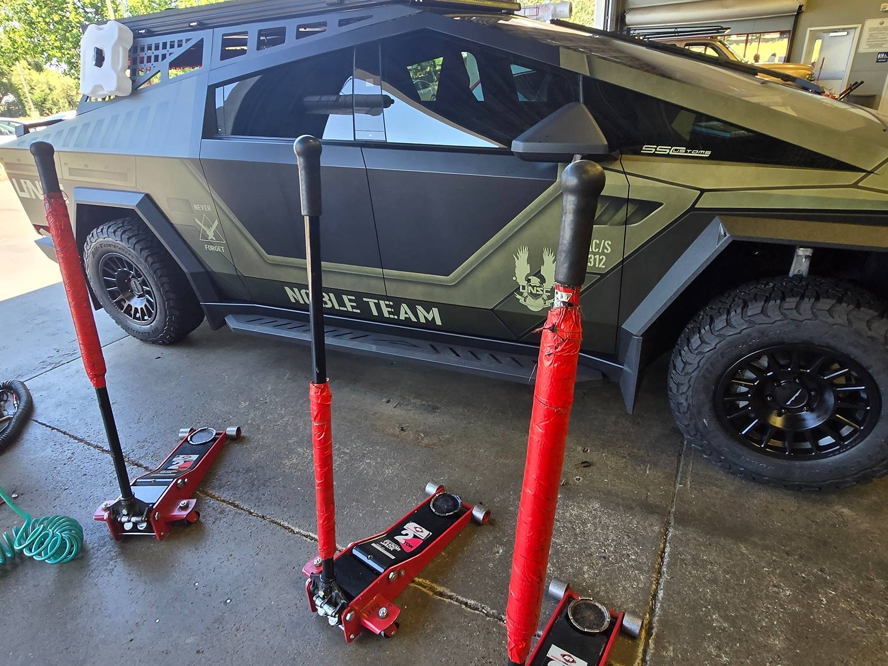 Tesla Cybertruck Method MR707 18" wheels with KO3 tires installed 20250501_123349