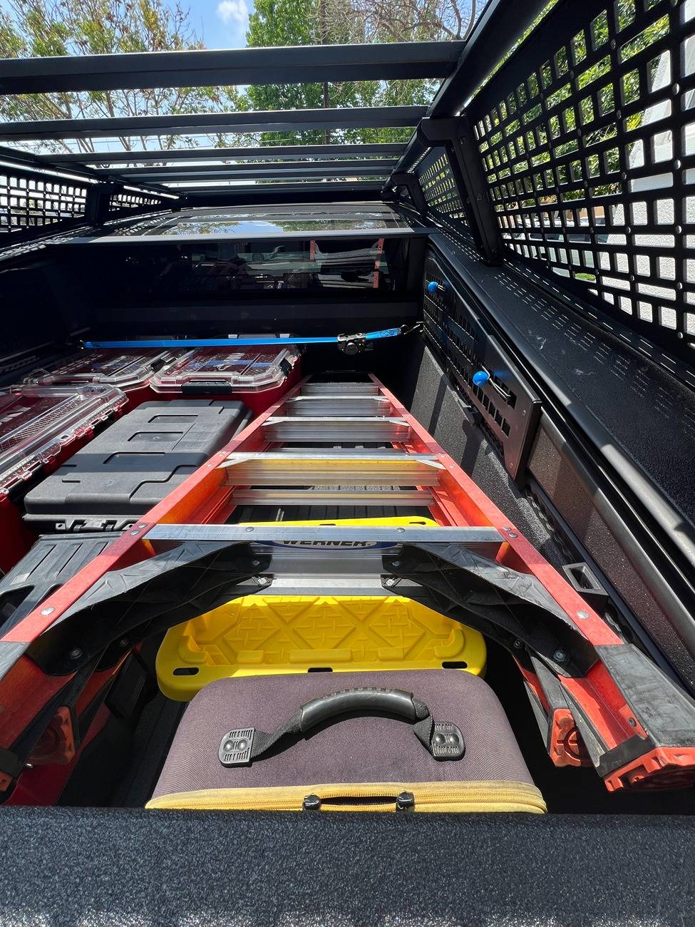 Tesla Cybertruck Cybertruck bed with 6'-0" ladder 6' Ladder 3