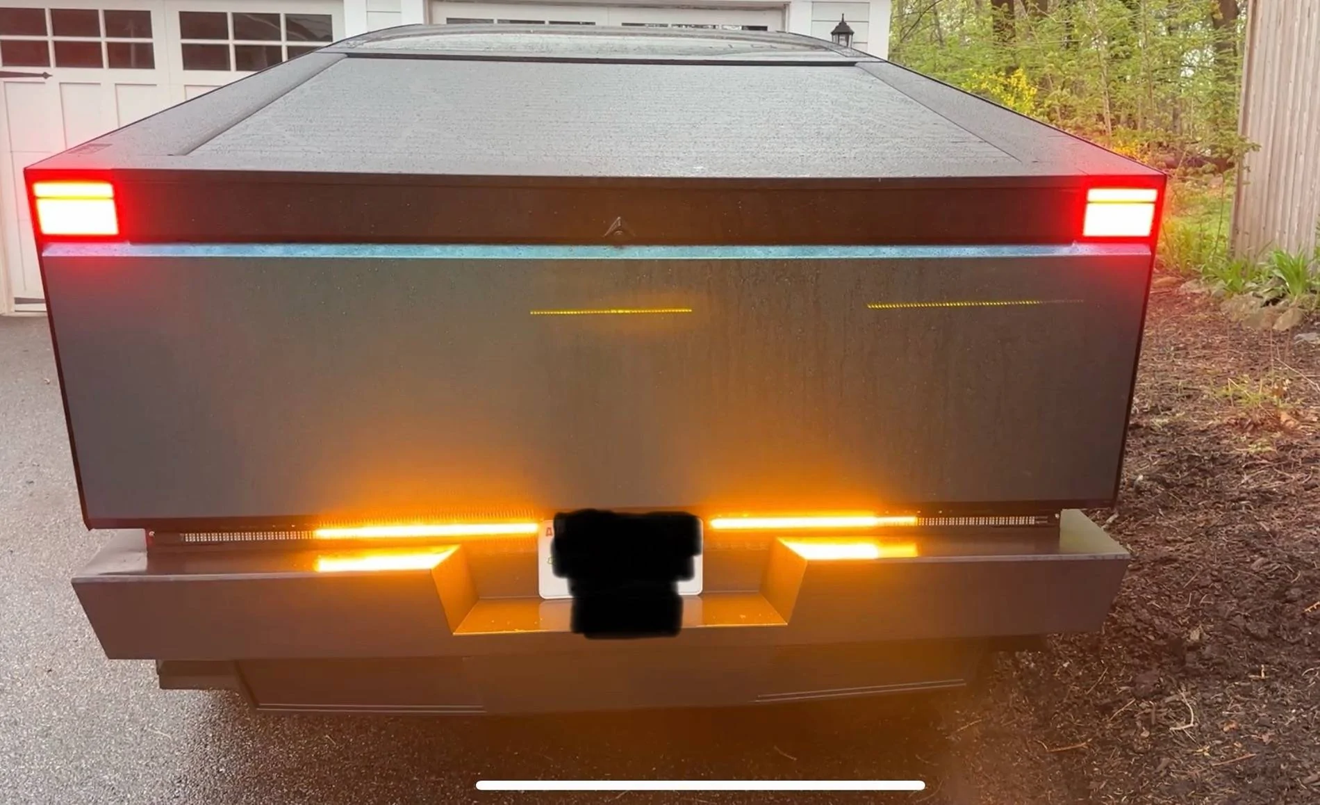 Tesla Cybertruck Connecting directional rear light bar to reverse light wire IMG_3846