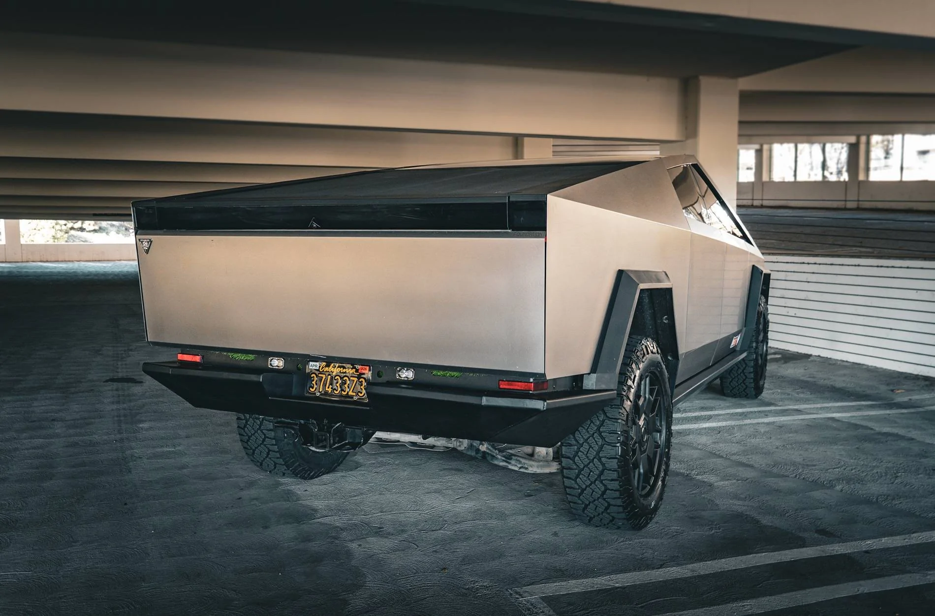 Tesla Cybertruck 💥 CYBERTRUCKco Heavy-Duty Aluminum Rear Bumper launched! 💥 aDSC03213