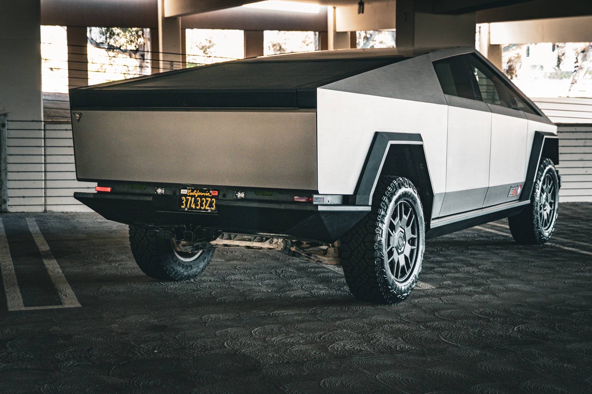 Tesla Cybertruck 💥 CYBERTRUCKco Heavy-Duty Aluminum Rear Bumper launched! 💥 aDSC03149