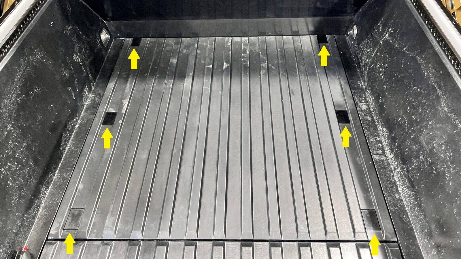 Tesla Cybertruck Bed Floor D-Ring Stuck! Anyone else? 1746395111628-qw