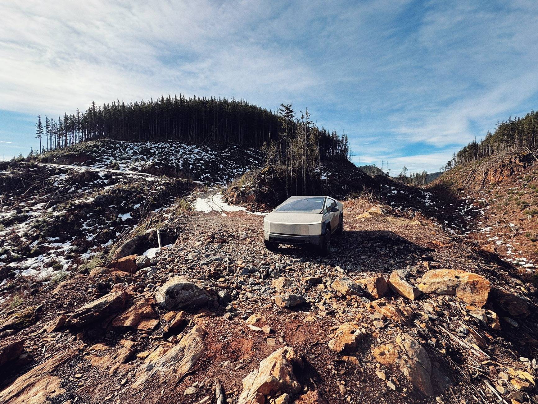 Tesla Cybertruck Cybertruck off-roading in British Columbia GqC_8bDaAAAHXgF