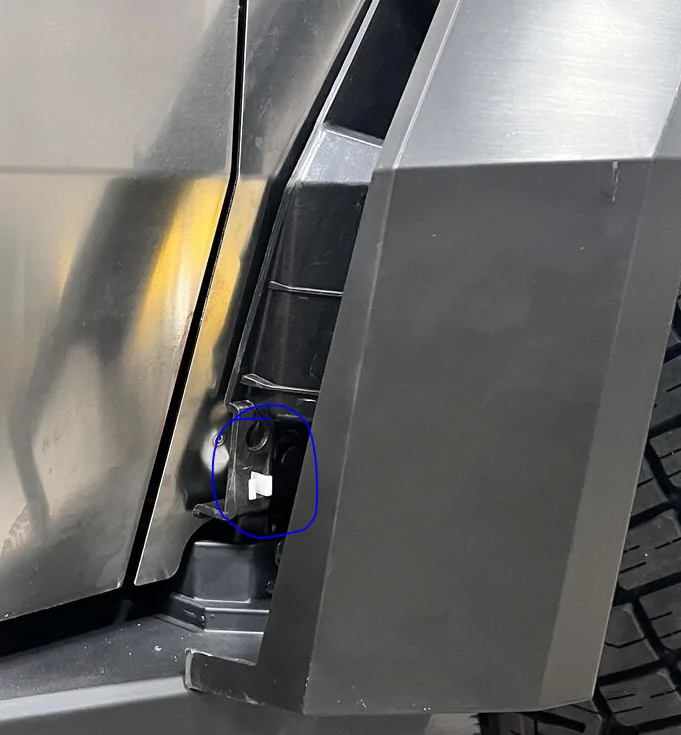 Tesla Cybertruck Replacing broken Rocker Panel Fairing- Need info and source for breakable parts (clips) 1746468767968-j5