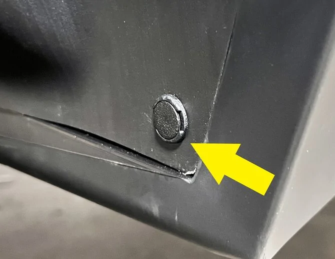 Tesla Cybertruck Replacing broken Rocker Panel Fairing- Need info and source for breakable parts (clips) 1746468824683-i