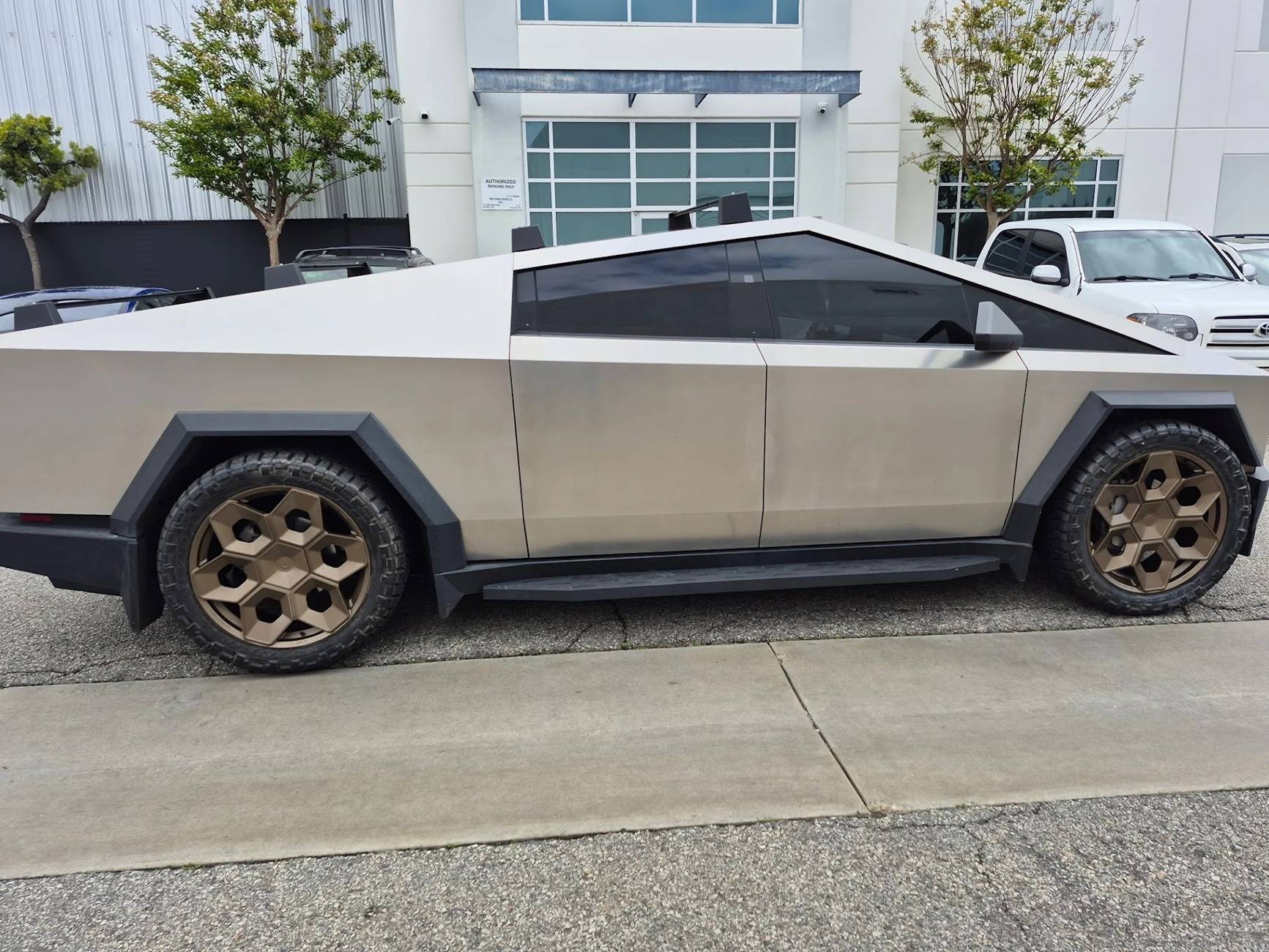 Tesla Cybertruck Unplugged Performance - Wheel Trade in Program 24 Cybrhex 2