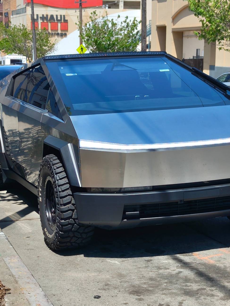 Tesla Cybertruck Daily random Cybertruck photos thread - Post Yours! 📸 🤳 1746585416926-gl