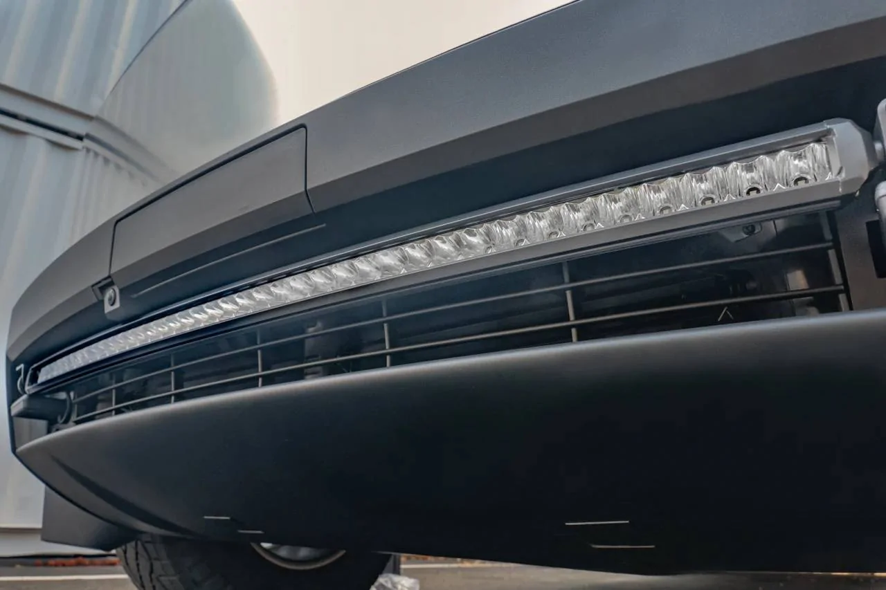Tesla Cybertruck NEW Bumper Insert LED Lightbar - 40" Curved Light Bar / 48v (no converter!) / Retain Tow Hook Functionality - T Sportline 01_CYB_-_40__Lightbar_Install_-_Web-13_4000x.progressiv