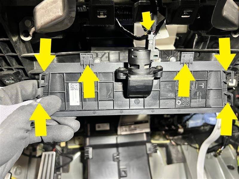 Tesla Cybertruck What is this sensor? [Under the front center screen] -6028813D-06FD-4903-8647-A24690E2A00F-online-en-US