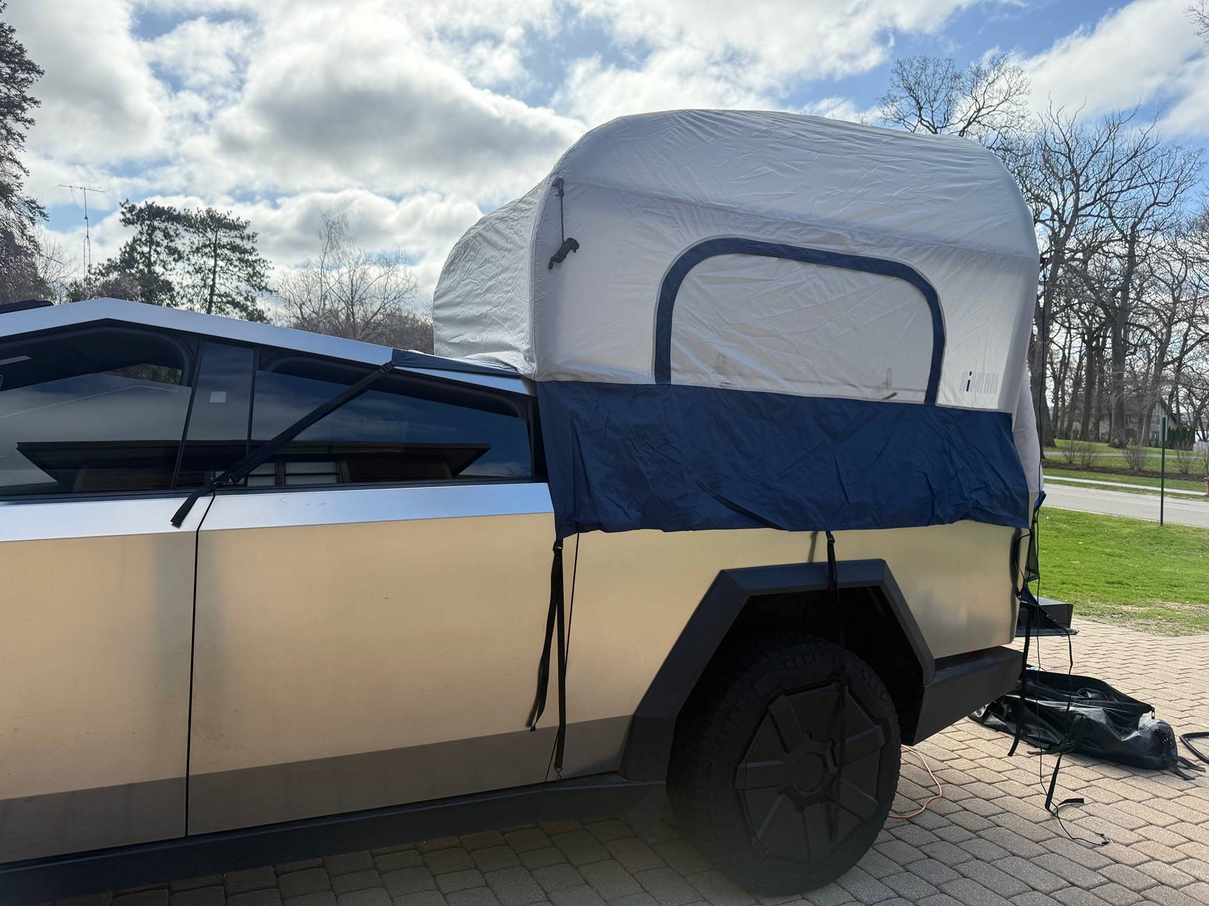 Tesla Cybertruck CYBER TENT. 50 BUCKS ON AMAZON. IMG_9027