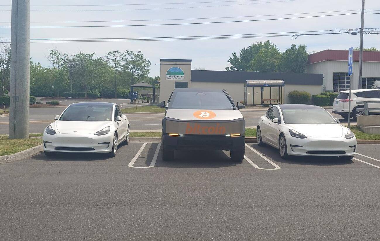 Tesla Cybertruck Daily random Cybertruck photos thread - Post Yours! 📸 🤳 1747025083471-wh