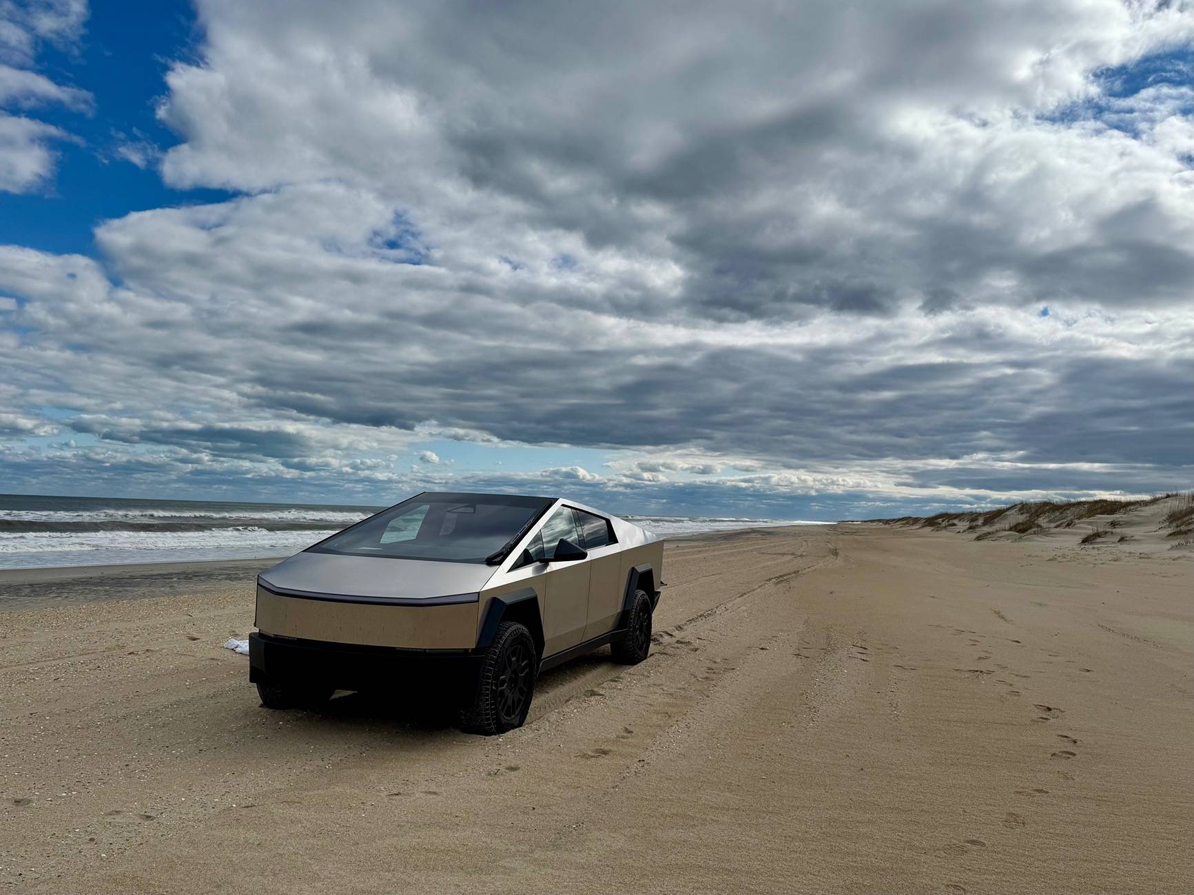 Tesla Cybertruck saltwater spray on SS body IMG_0928