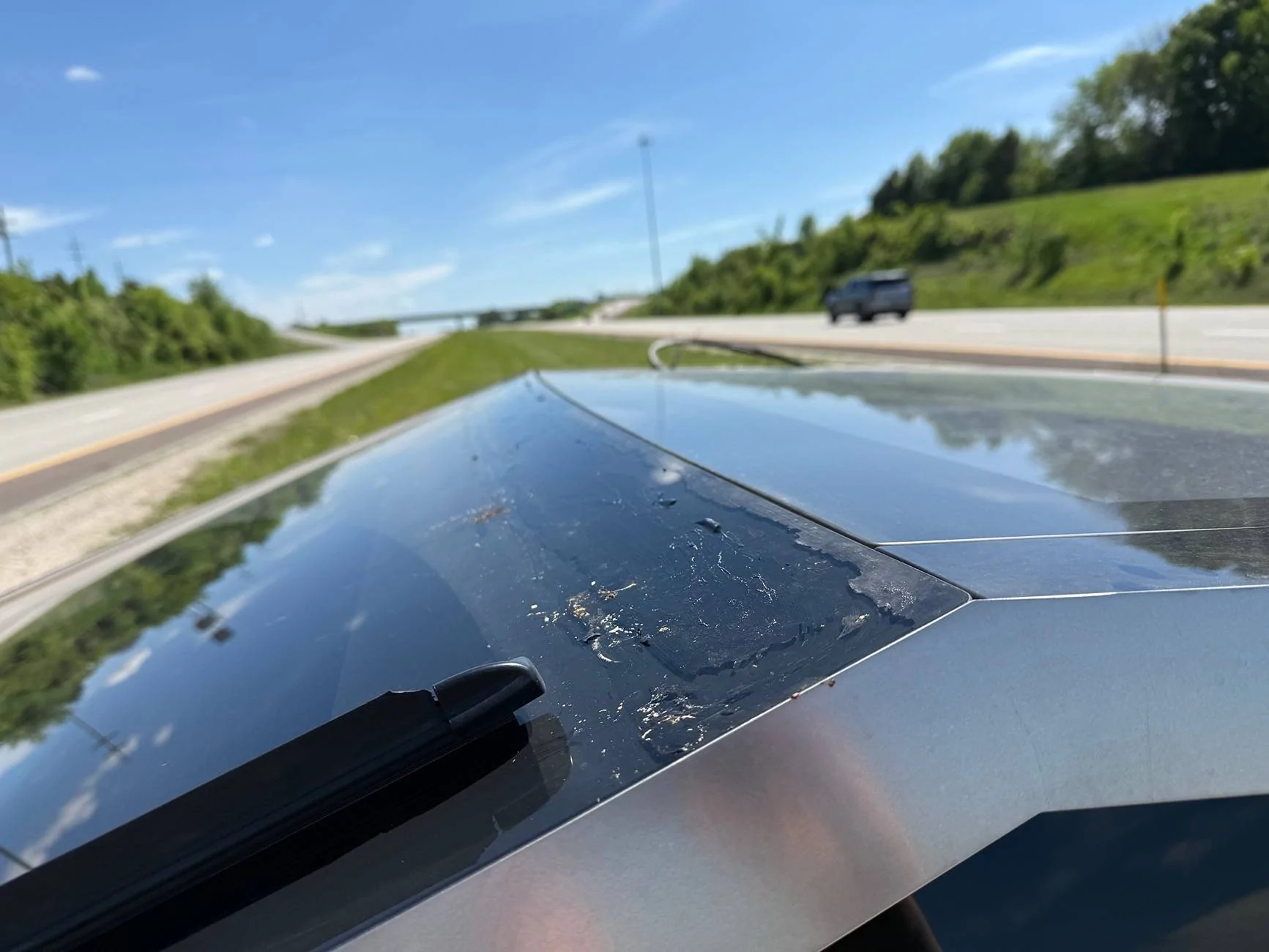 Tesla Cybertruck Lightbar flew off while driving on highway!! IMG_8912