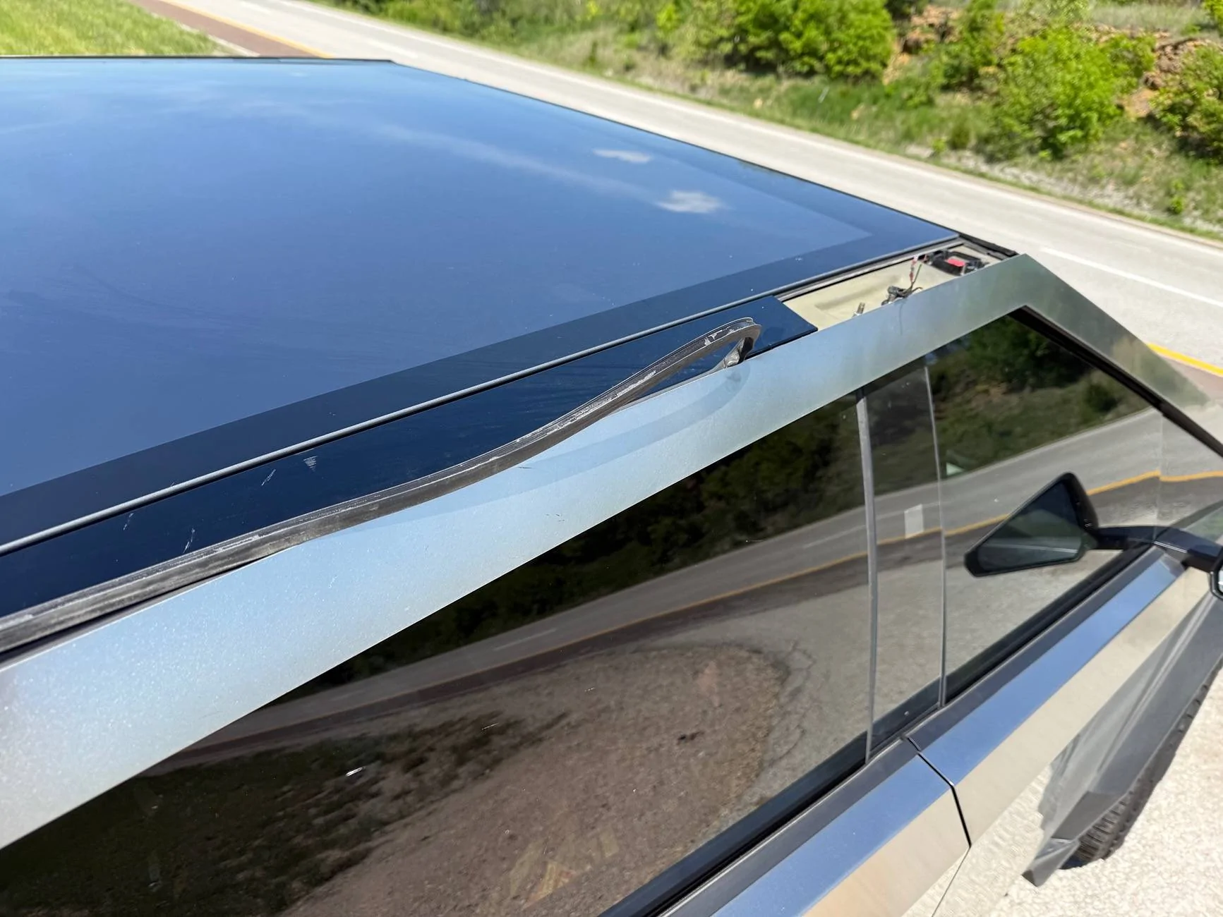 Tesla Cybertruck Lightbar flew off while driving on highway!! IMG_8908
