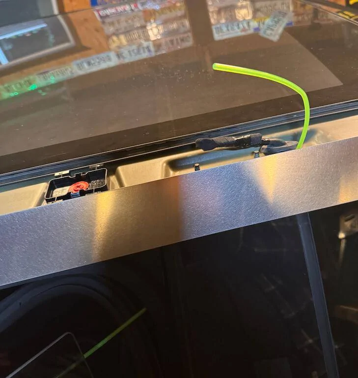 Tesla Cybertruck Starlink/antenna wires, how do you keep them safe? 1747258883538-ak