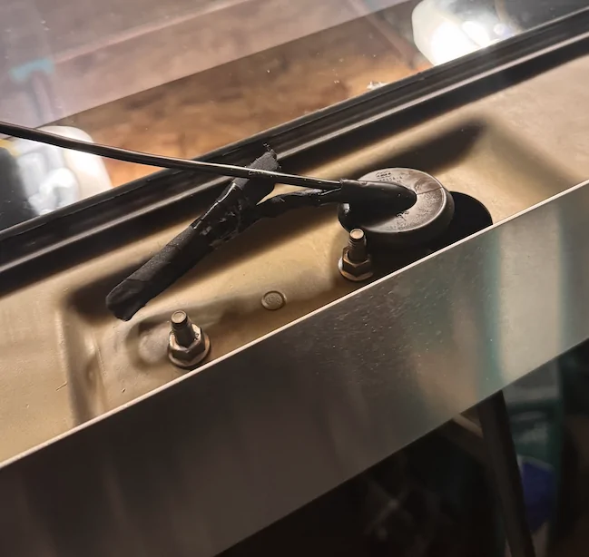 Tesla Cybertruck Starlink/antenna wires, how do you keep them safe? 1747258905031-57