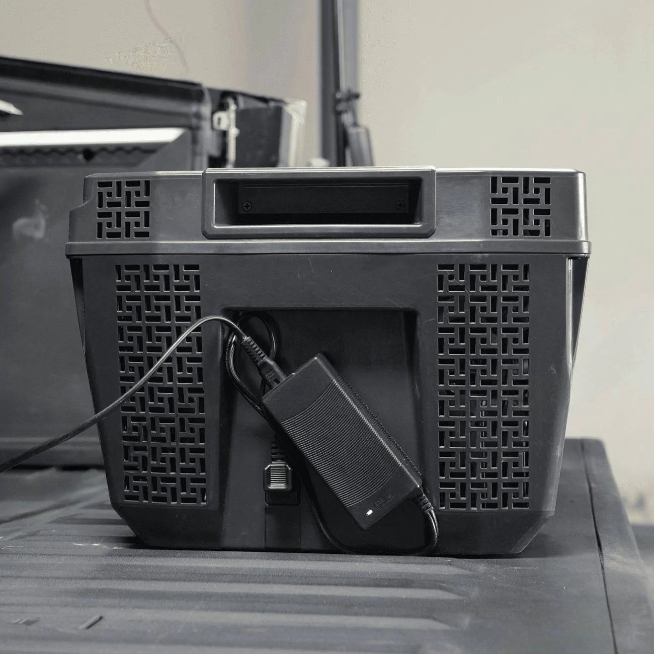 Tesla Cybertruck [Pre-sale Launch | Limited ] Cybertruck-Specific 25L Smart Bedside Cooler, Ultimate Cooling Performance for Your Adventure (INAGOTAR) 4