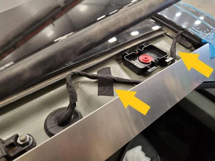 Tesla Cybertruck ⚠️ Light bar installed and it doesn’t work (Resolved) GUID-3518DF7D-FD5E-4AF0-8346-DB503E553E8A-online-en-US