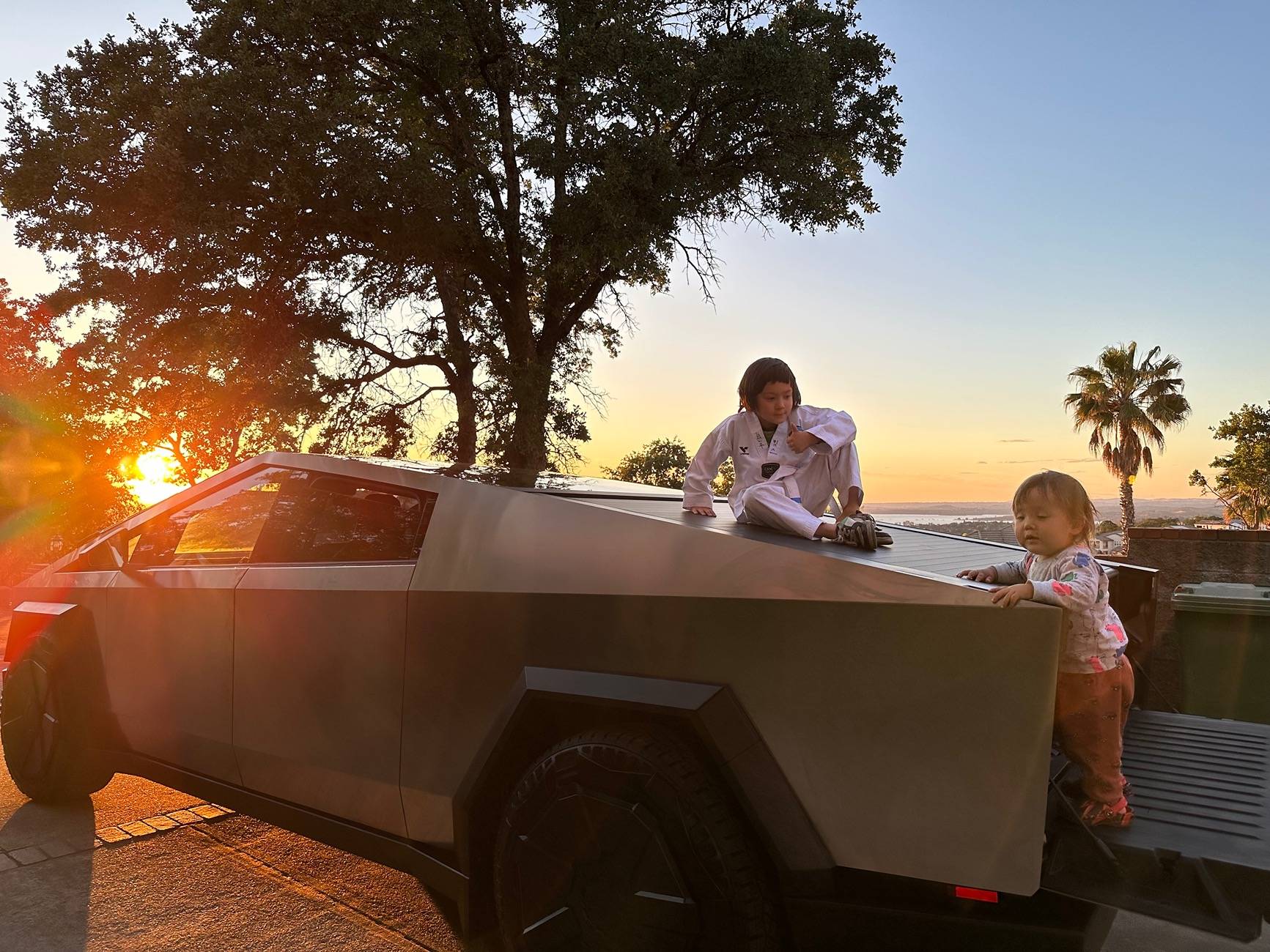 Tesla Cybertruck Daily random Cybertruck photos thread - Post Yours! 📸 🤳 IMG_7290