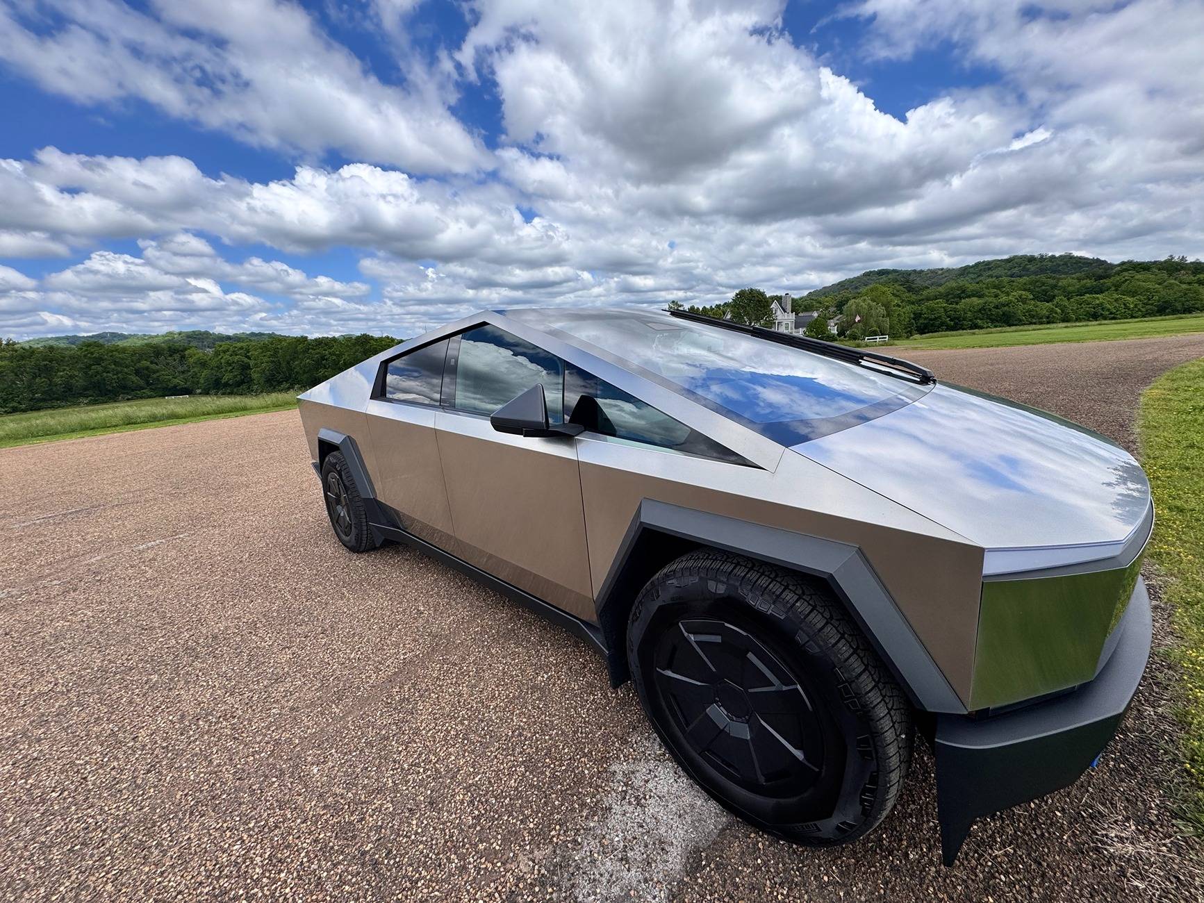 Tesla Cybertruck 🛻 BestEvMod May Giveaway – Let’s Roll. Cybertruck pic