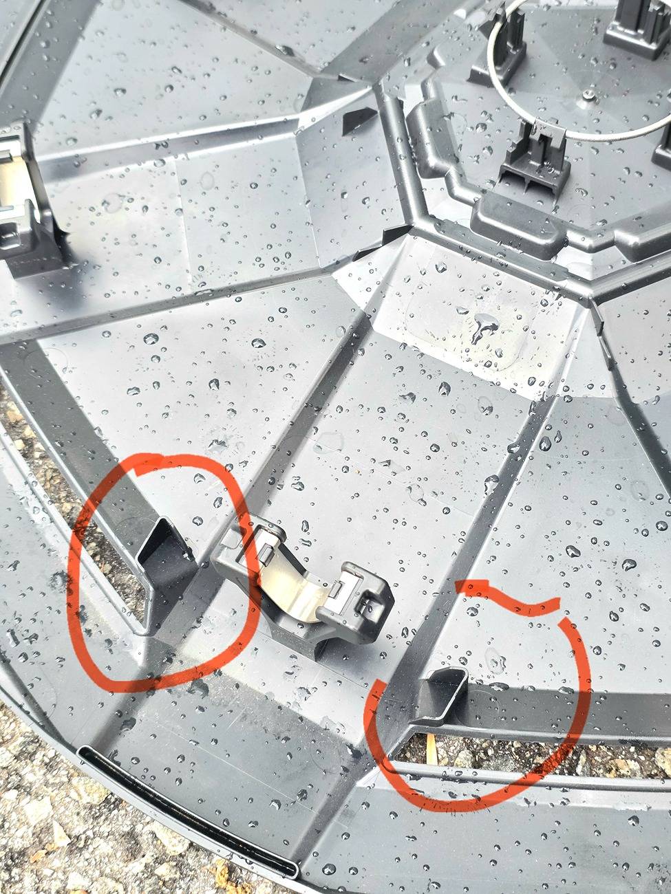 Tesla Cybertruck New style round wheel covers-- where do rear tabs align? 20250517_101223