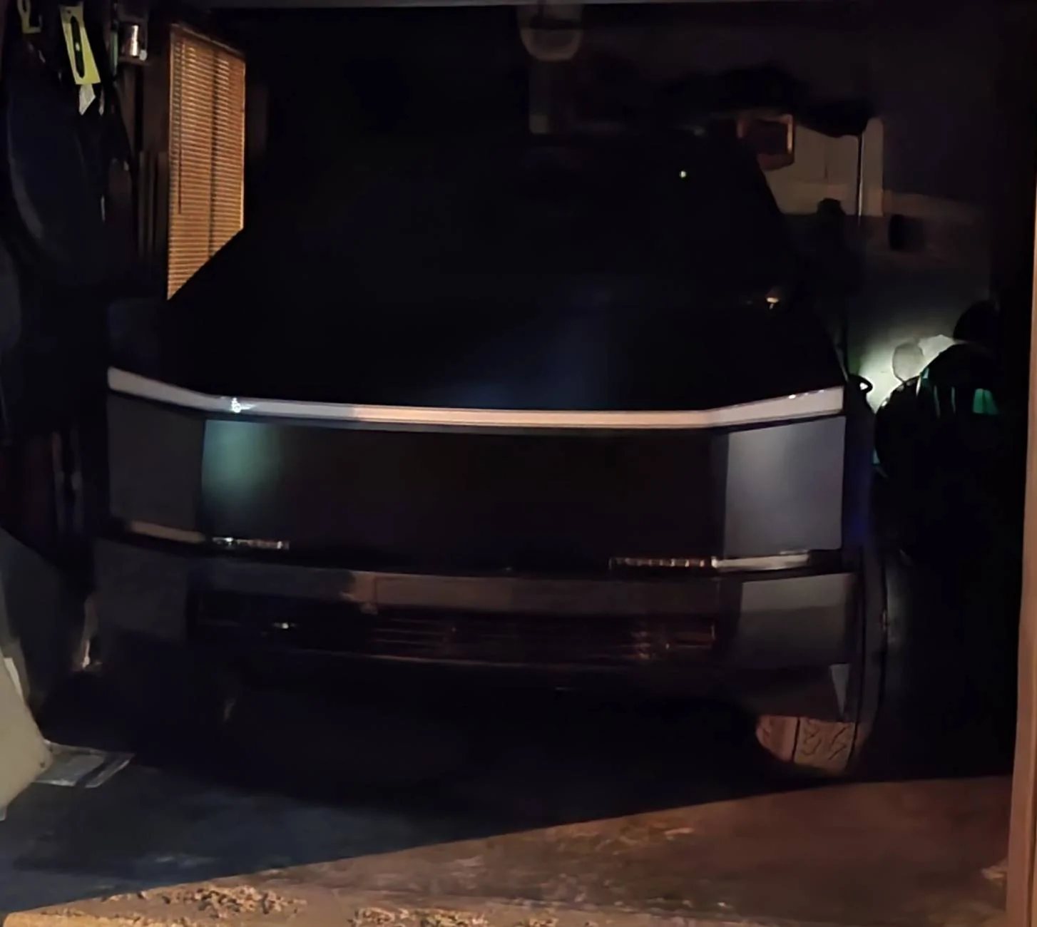 Tesla Cybertruck Should I get a cybertruck? 20250315_085937