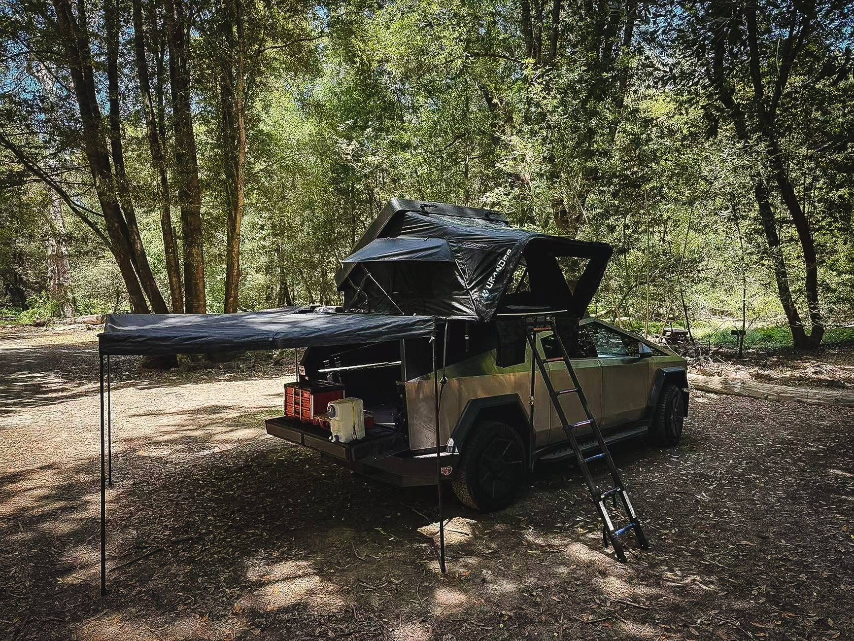 Tesla Cybertruck [URANDER NEW RELEASE] Ultra-Slim Hard Shell Queen Size Rooftop Tent – Built for Comfort, Designed for Your Cybertruck SL-8