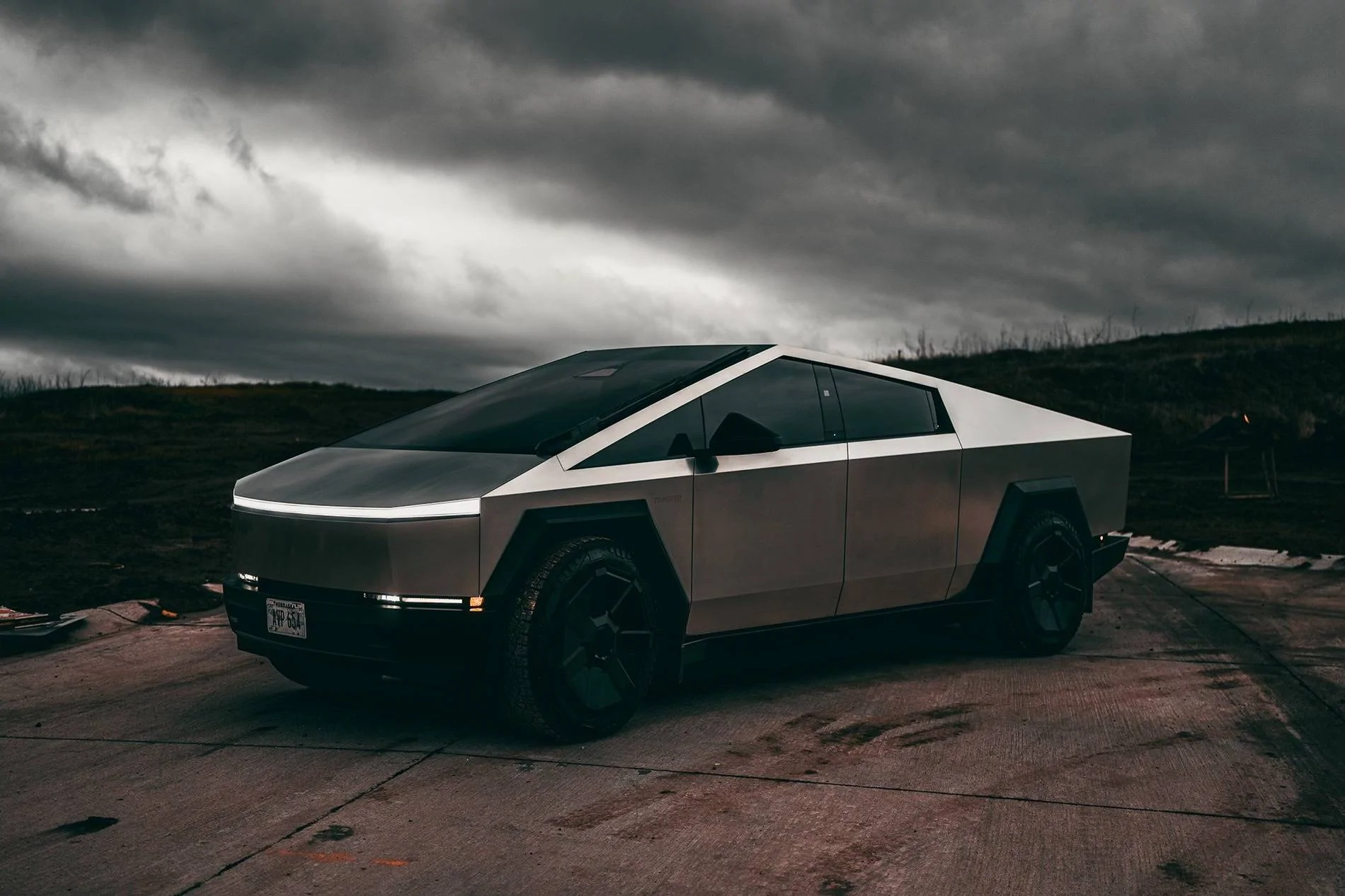 Tesla Cybertruck Cybertruck + Tornado Cybertruck tornado storm weather 3